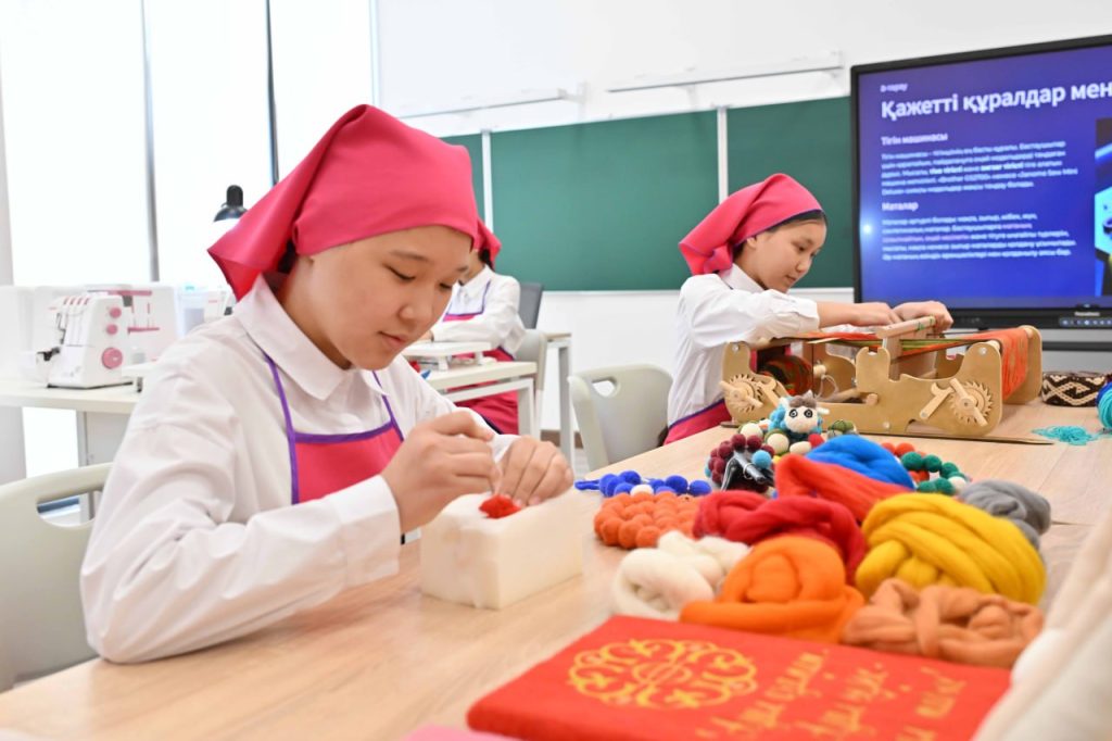 photo 5195369974171040933 y