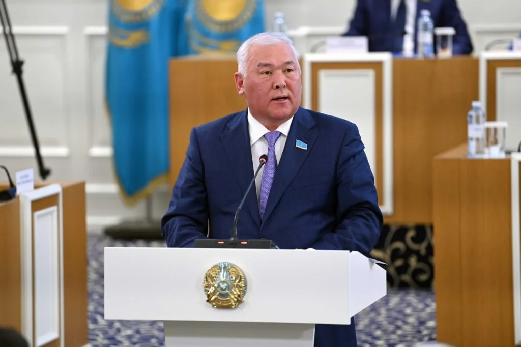 photo 5467807446341456093 y